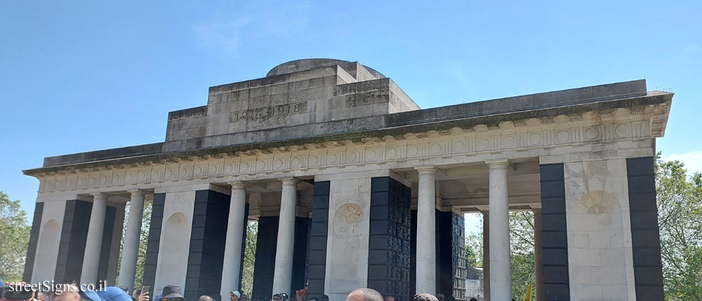 London - Tower Hill Memorial - First World War - Tower Hill, London EC3N 4DH, UK