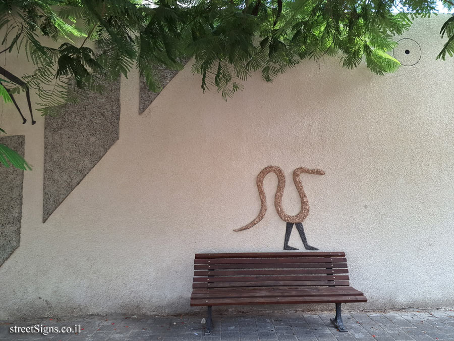 Tel Aviv - "Hot Summer Nights" - Outdoor sculpture by Sagie Azoulay - Hagana Rd 131, Tel Aviv-Yafo, Israel