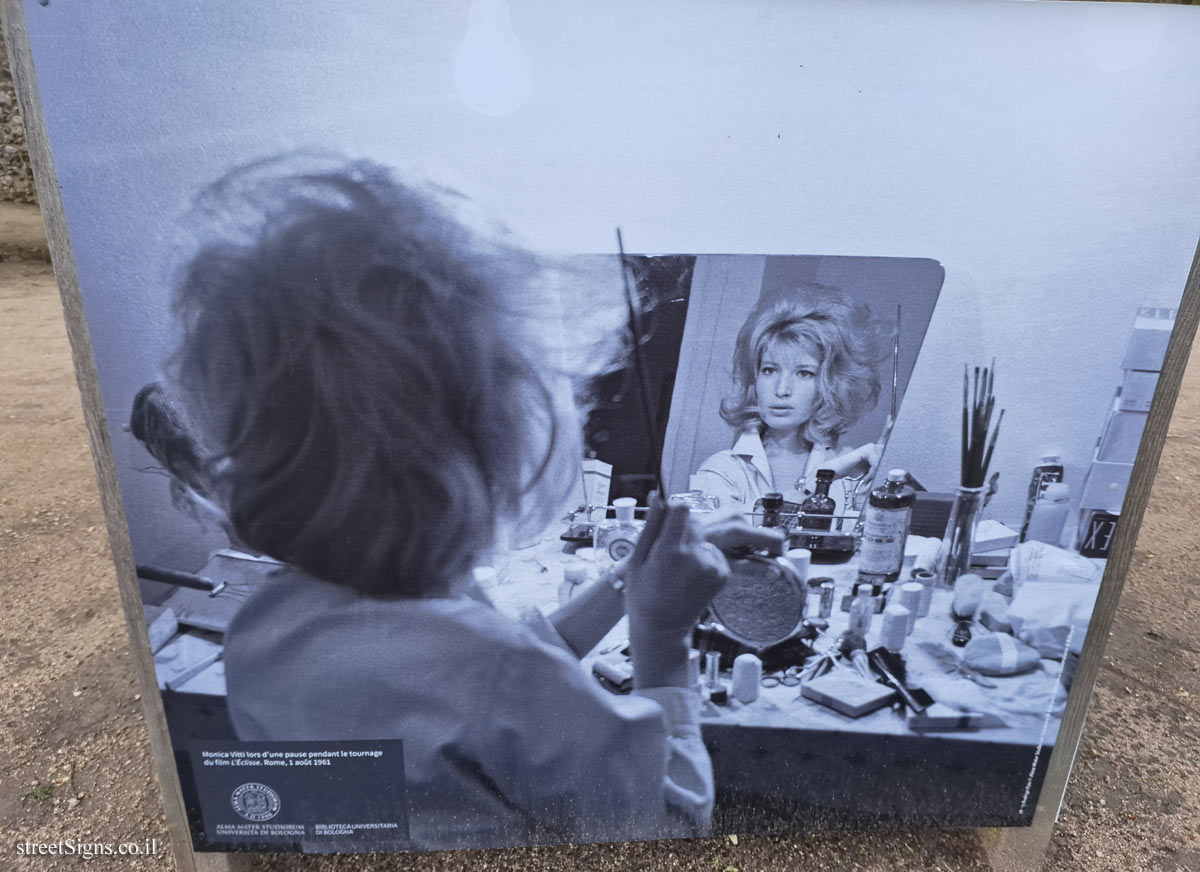 Blois - Cinecittà, the golden age of Italian cinema - Monica Vitti during a break during the filming of the film The Eclipse (L’Éclisse) (1961)