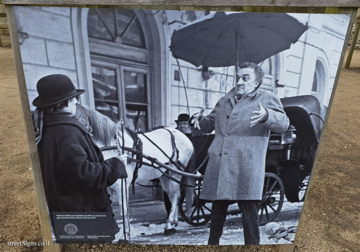 Blois - Cinecittà, the golden age of Italian cinema - Federico Fellini on the set of the film The Clowns (1970)