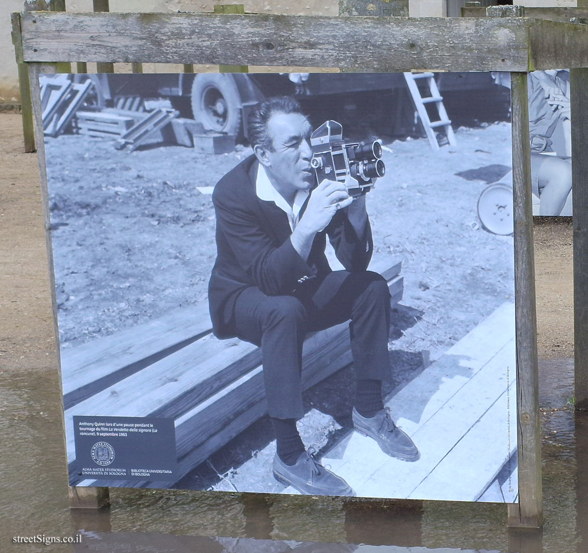 Blois - Cinecittà, the golden age of Italian cinema - Anthony Quinn during a break during the filming of the film The Visit (1963)