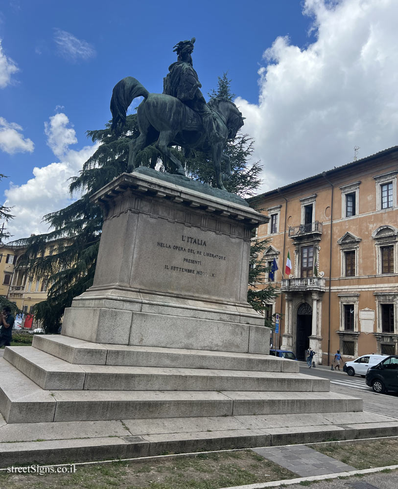 Perugia - Monument to King Vittorio Emanuele II - Piazza Italia, 1860, 06121 Perugia PG, Italy