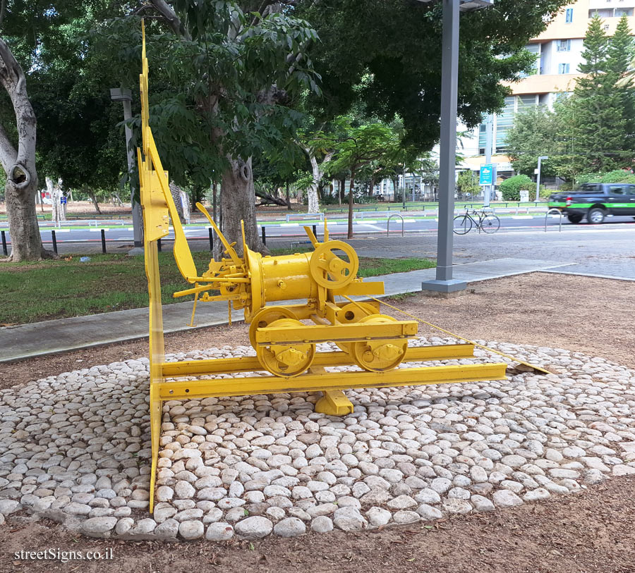 Tel Aviv - Tomarkin sculptures at Abu Nabot Park - Witches Sabbath