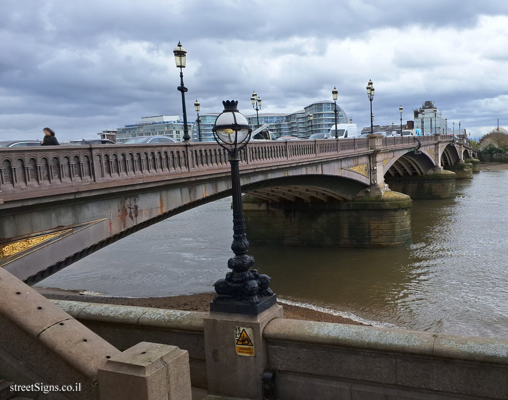 London - Battersea Bridge - 91 Cheyne Walk, London SW10 0DQ, UK