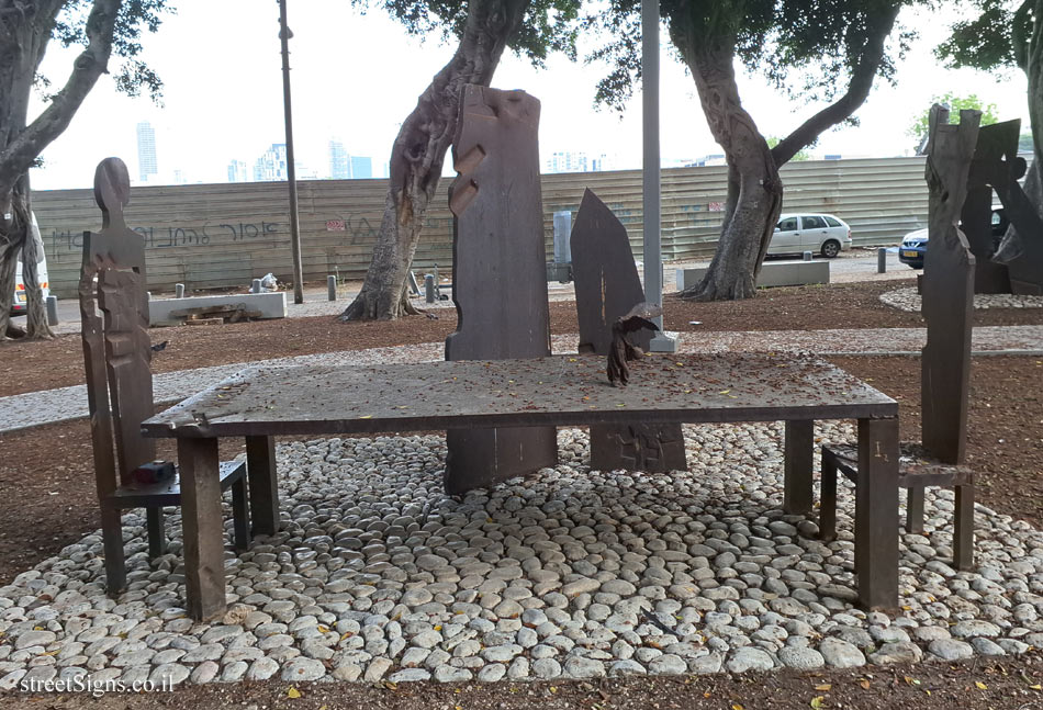 Tel Aviv - Tomarkin sculptures at Abu Nabot Park - Last Supper and a Broken Obelisk