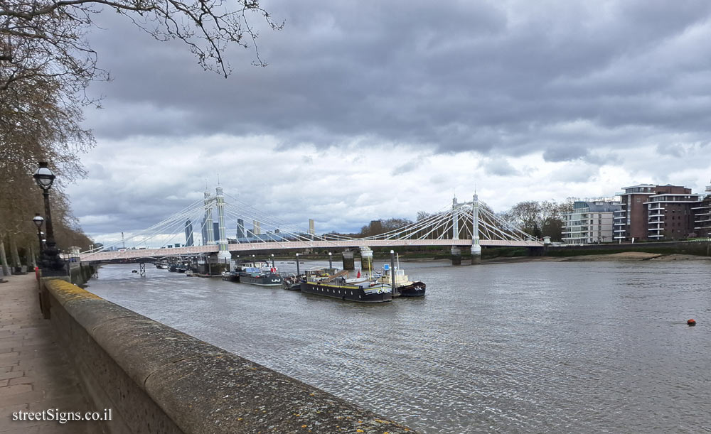 London - Albert Bridge