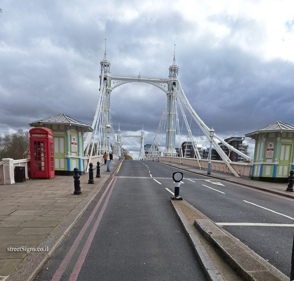 London - Albert Bridge