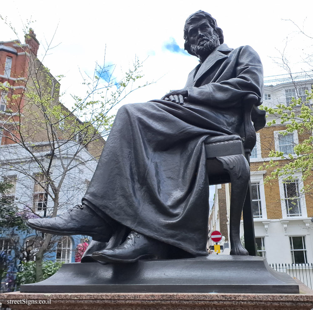 London - The statue of the historian Thomas Carlyle - 63 Chelsea Embankment, London SW11 3BG, UK