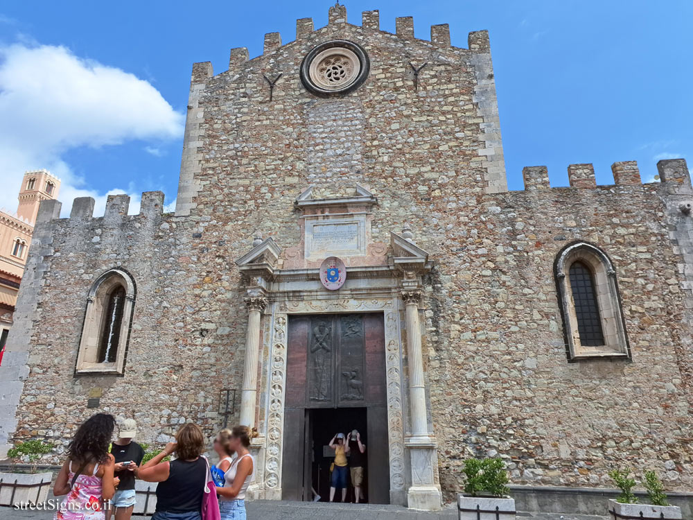 Taormina - The Processional Cross in the Cathedral of Taormina - Piazza Duomo, 1, 98039 Taormina ME, Italy