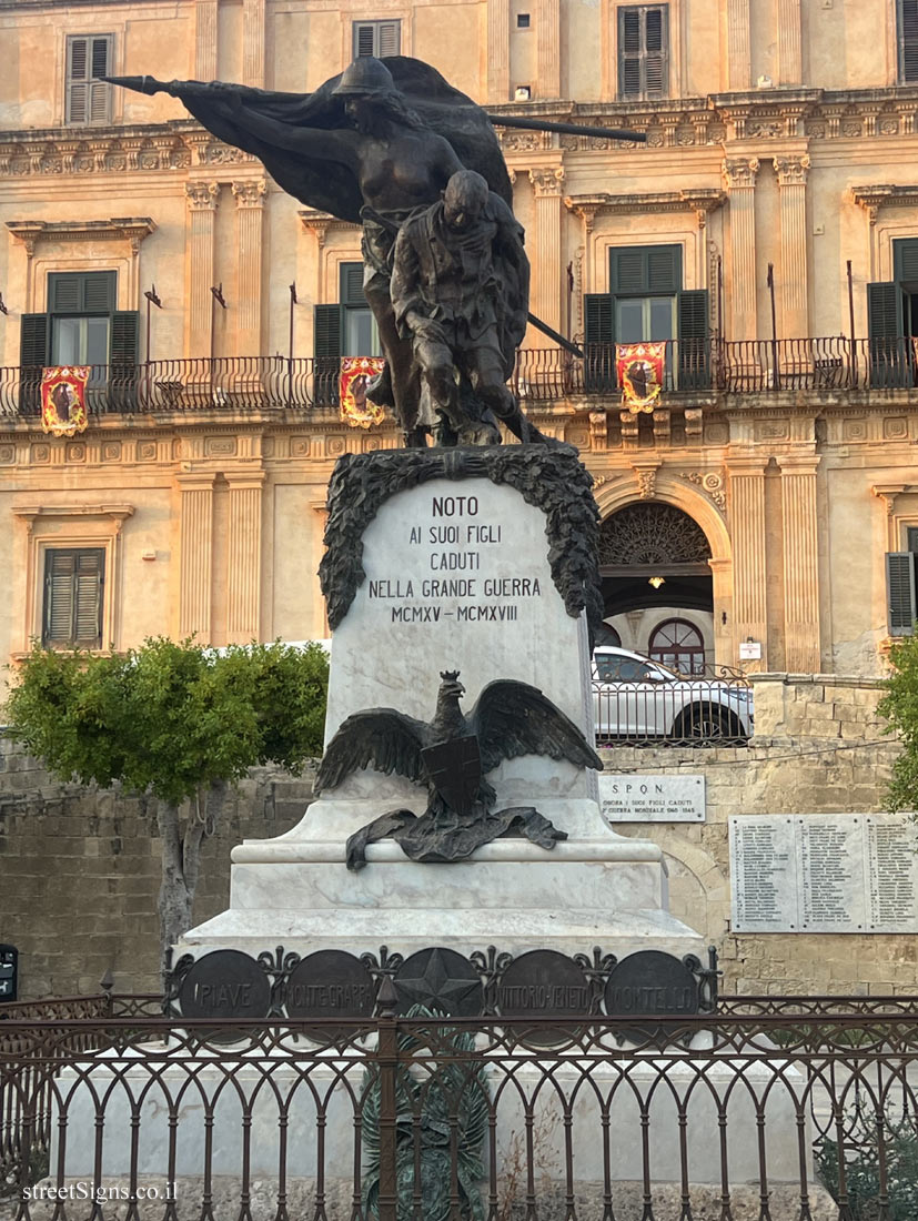 Noto - a monument to the citizens of the city who fell in the First World War - Corso Vittorio Emanuele, 102, 96017 Noto SR, Italy