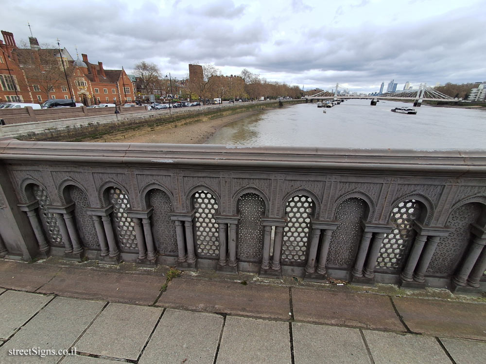 London - Battersea Bridge - 91 Cheyne Walk, London SW10 0DQ, UK