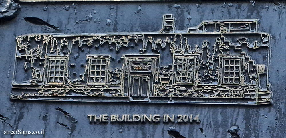 Bath - Commemorative plaque for the dead of the Baedeker Blitz in World War II - the building in 2014