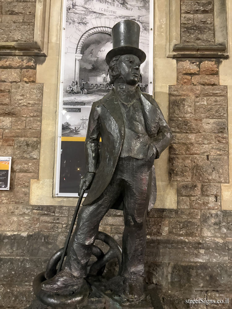 Bristol - Statue commemorating engineer Isambard Kingdom Brunel - 1 Station Approach, Redcliffe, Bristol BS1 6QS, UK