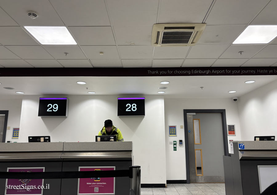 Edinburgh Airport - Boarding Gate - Terminal, Jubilee Rd, Ingliston, Edinburgh EH12 9DN, UK