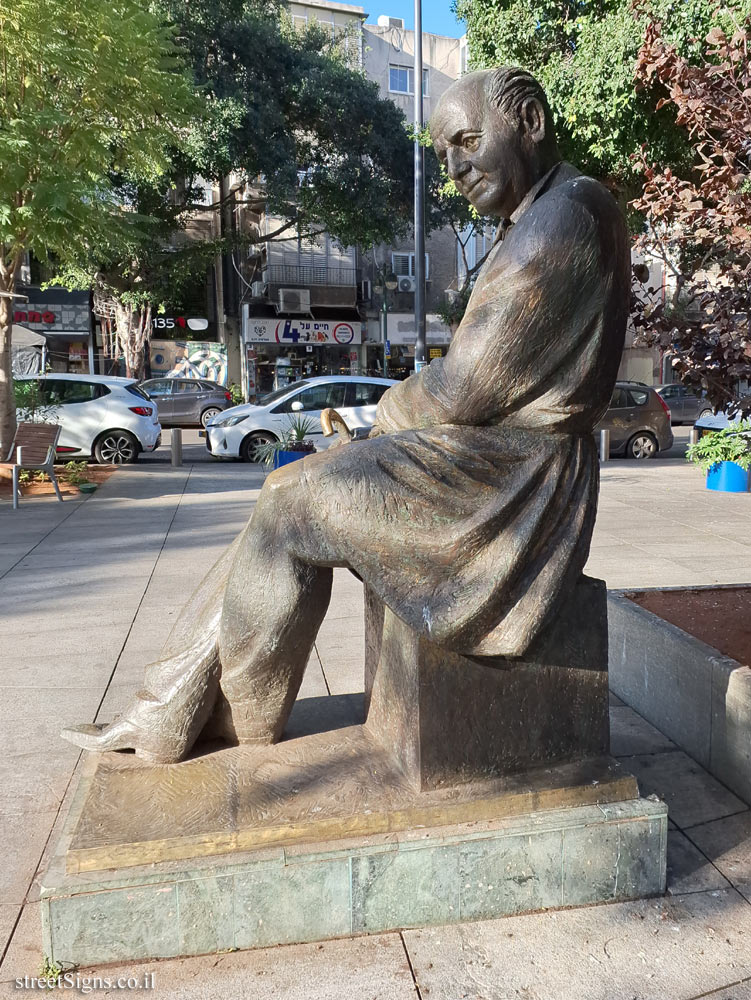 Ramat Gan - Bialik statue in Rambam Square - Kikar Rambam 3, Ramat Gan, Israel