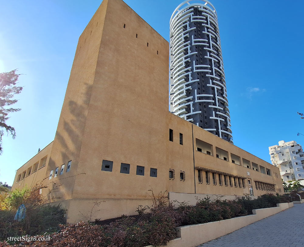 Ramat Gan police - Zeev Jabotinsky St 122, Ramat Gan, Israel