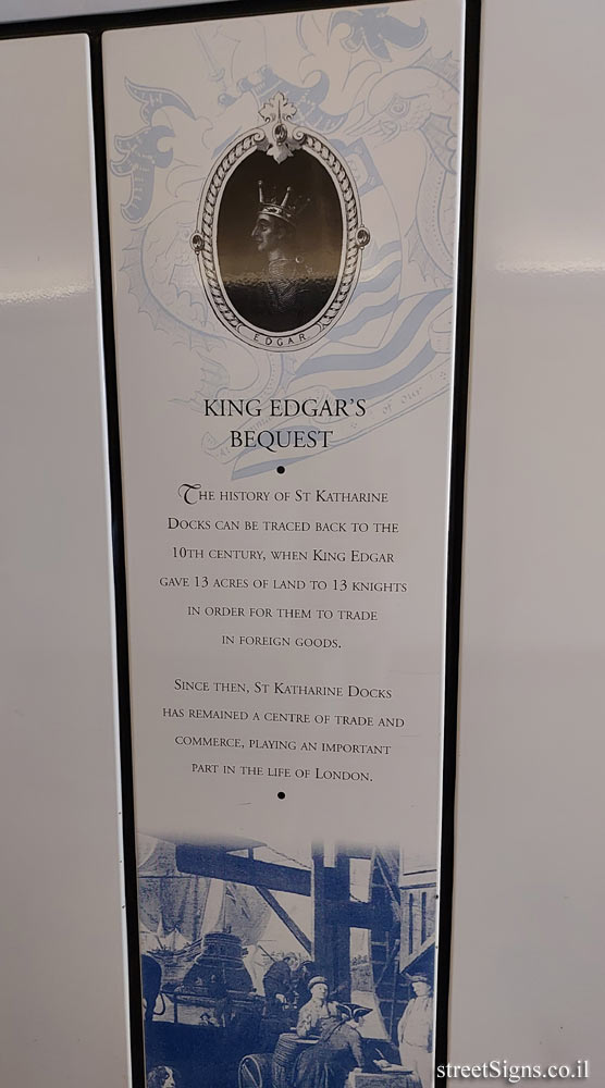 London - St Katharine Docks - King Edgar "the Peaceful" grants the territory to his knights