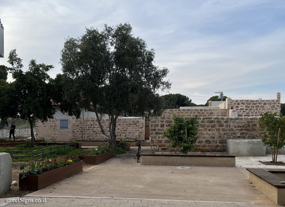 Tel Aviv - buildings for preservation - Well House and Sabil, 16 Lavon - Lavon St 16, Tel Aviv-Yafo, Israel